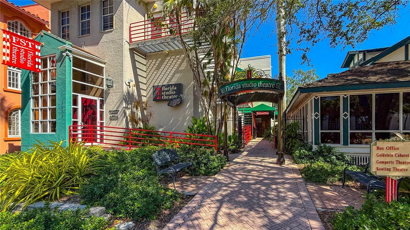 6-Blocks from the Florida Studio Theater