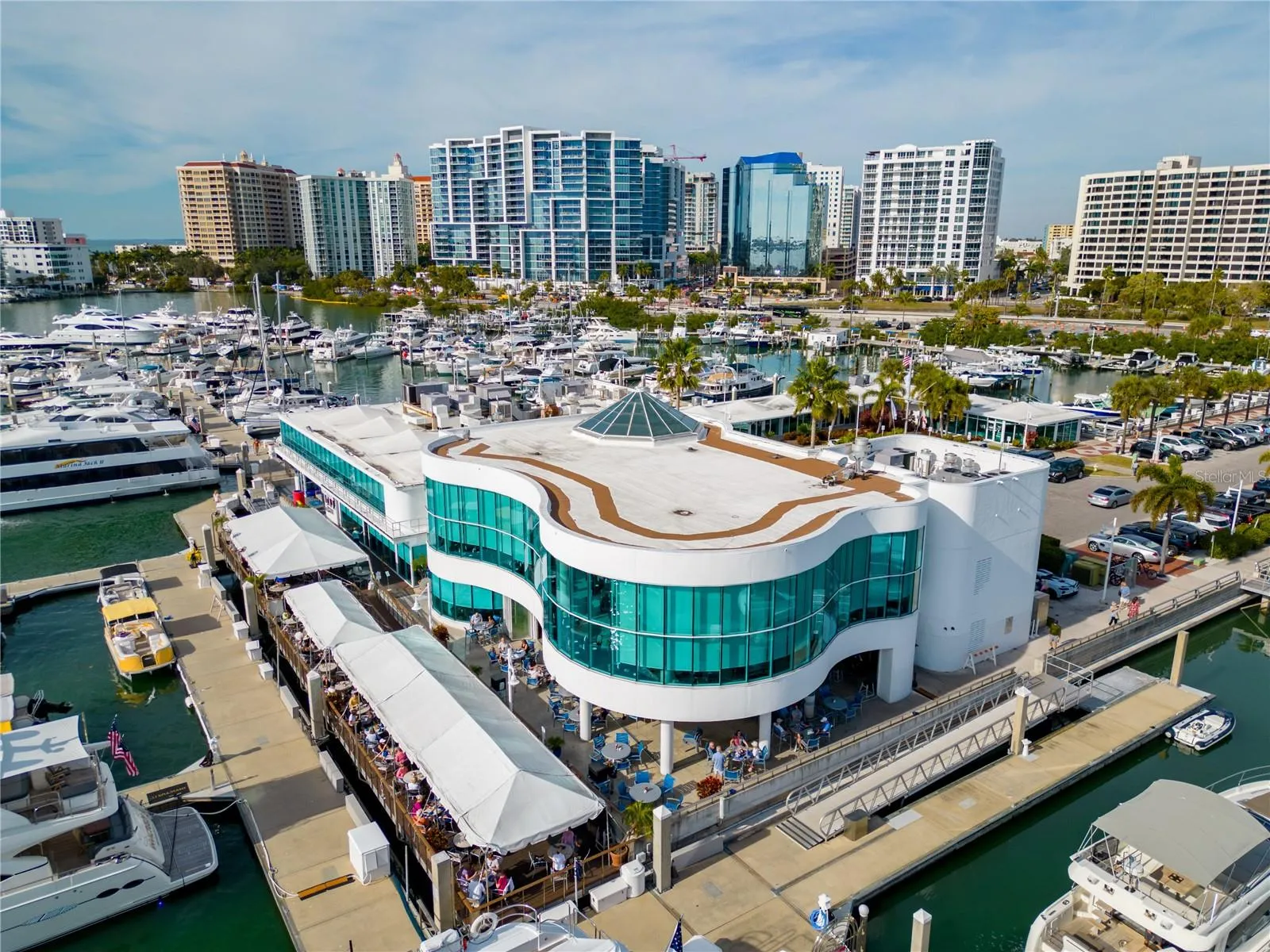 8-Blocks from Marina Jack