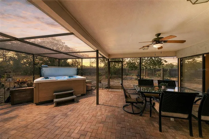 Back Lanai With Hot Tub