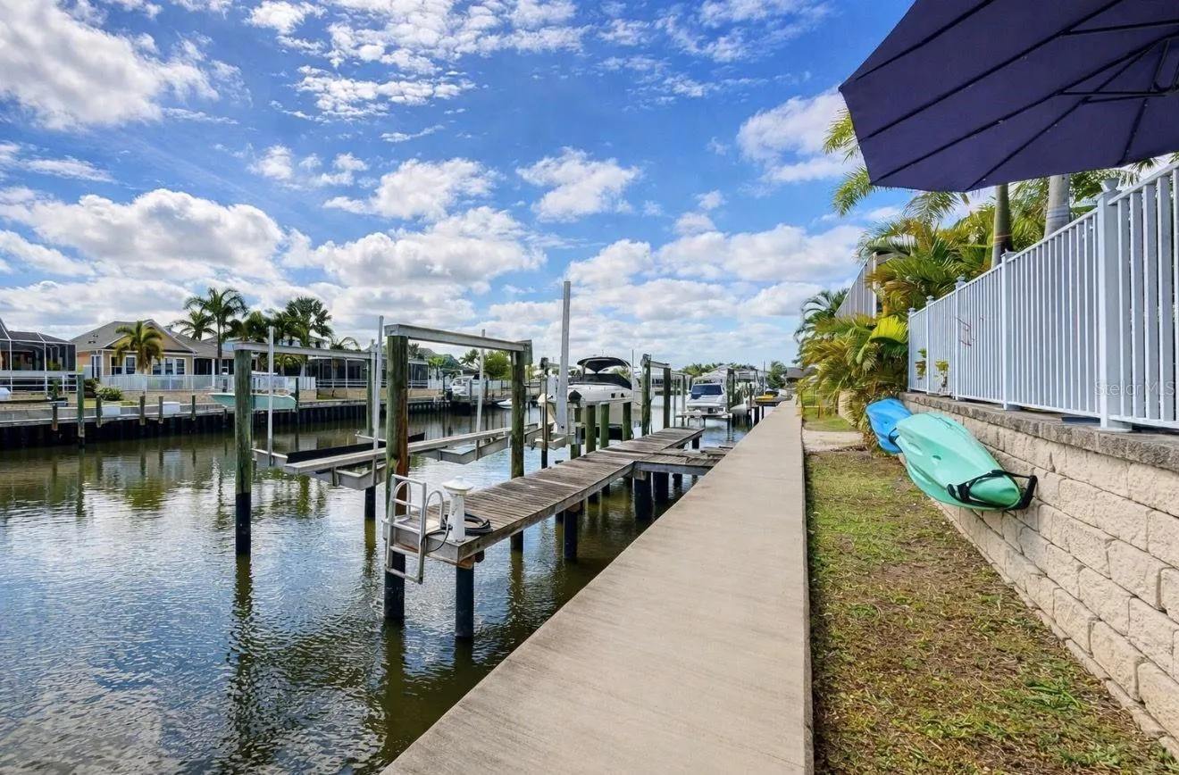 Dock