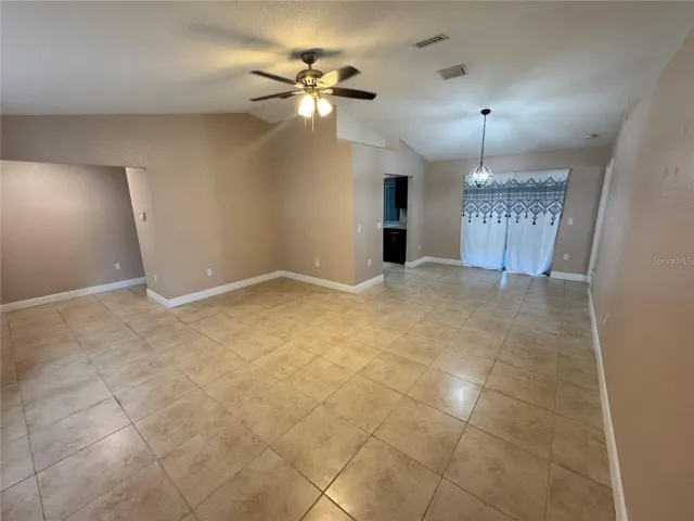 Livingroom - view 2