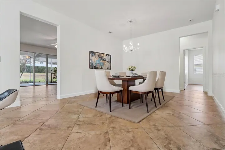 Virtually staged dining room