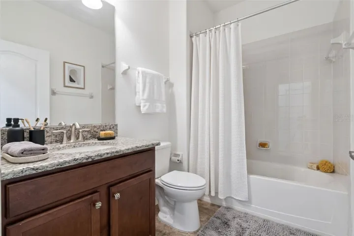 Virtually staged bathroom 3