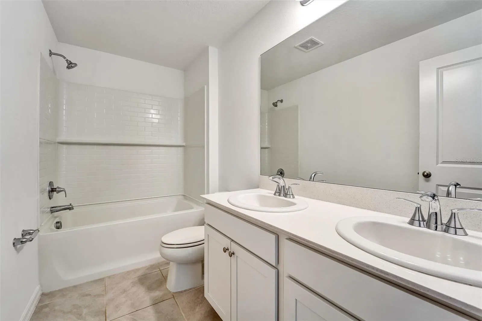 upstairs 3rd bath