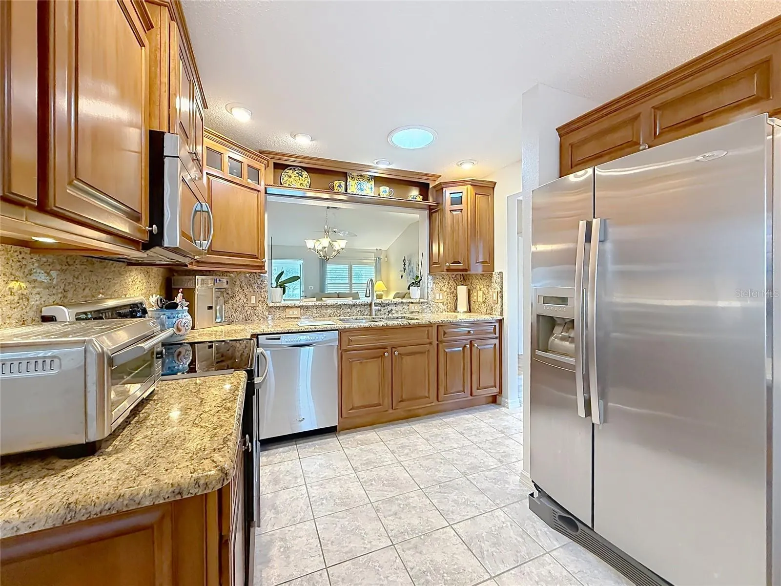 Stainless appliances with new Maytag dishwasher
