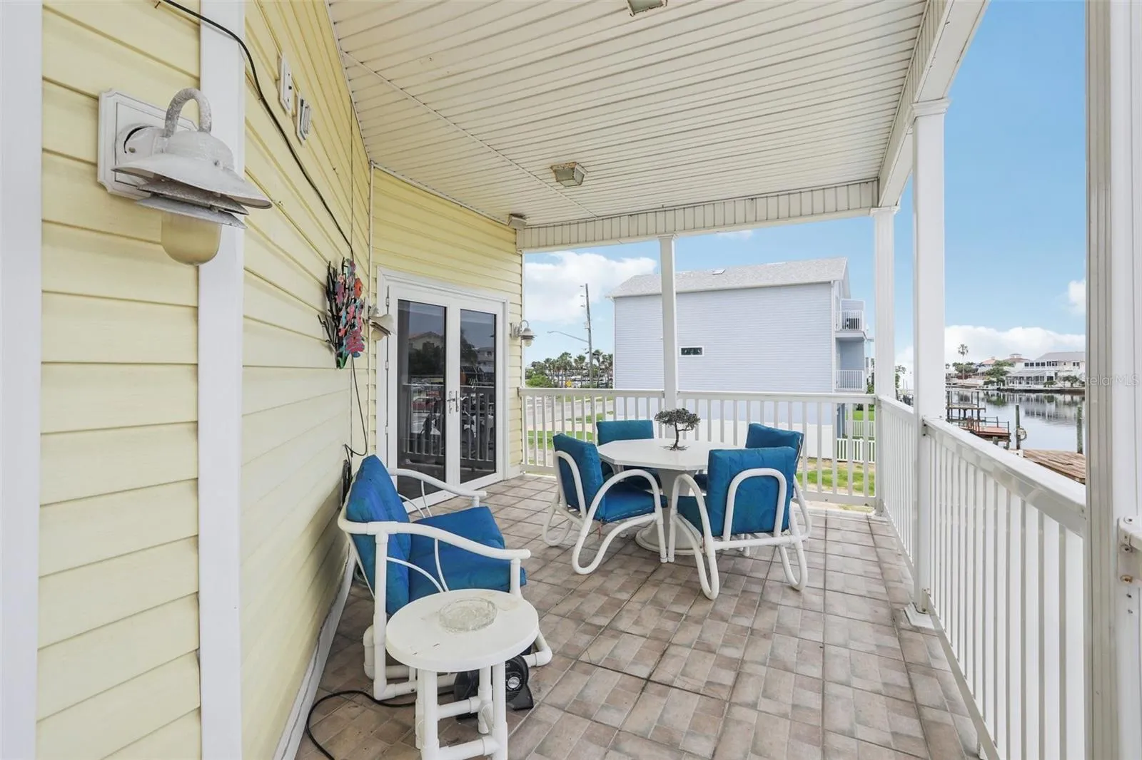 2nd floor deck