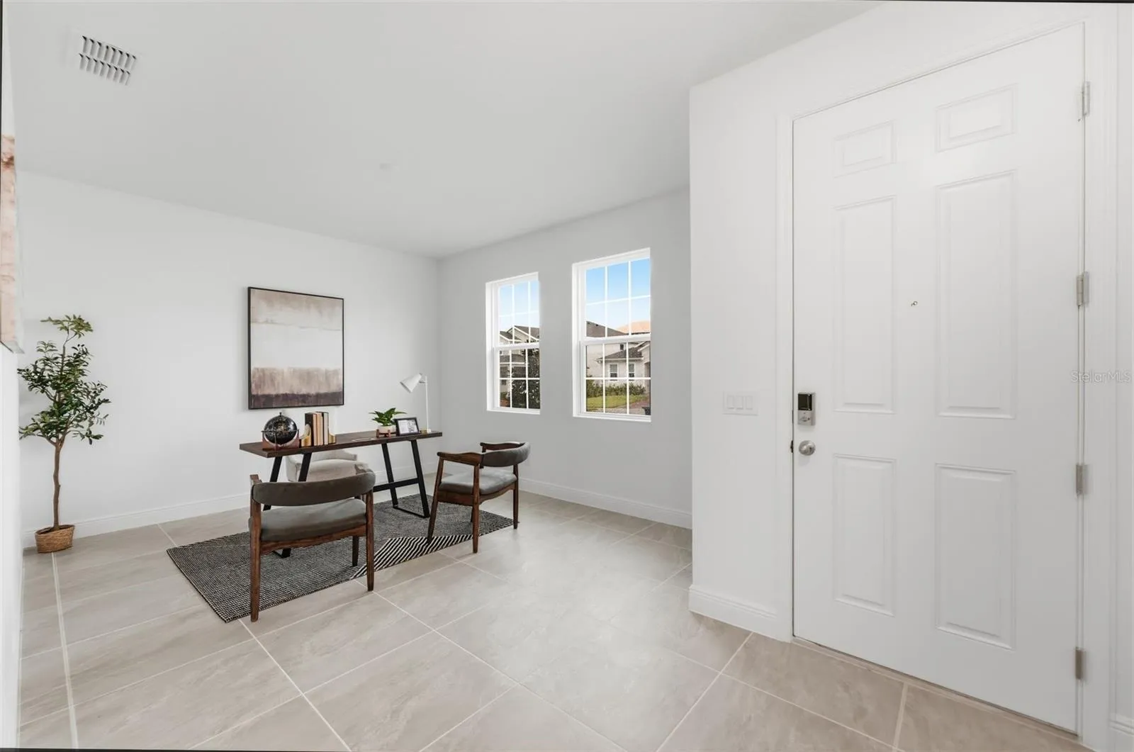 Living Room / Flex Space