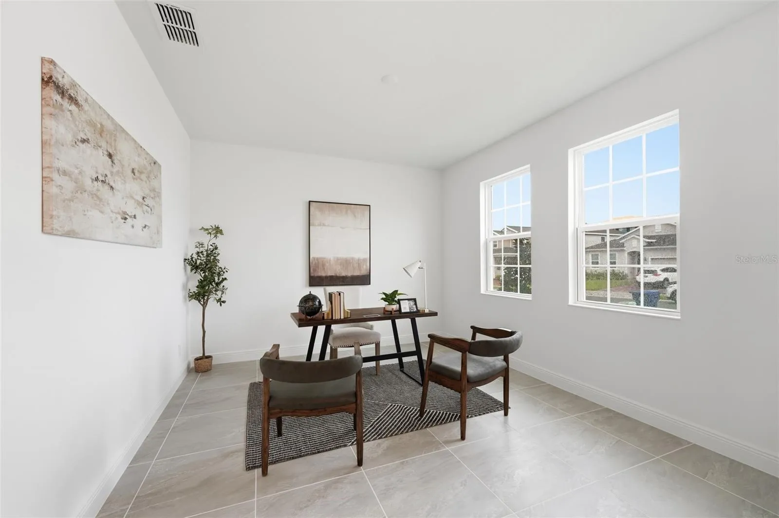 Living Room / Flex Space