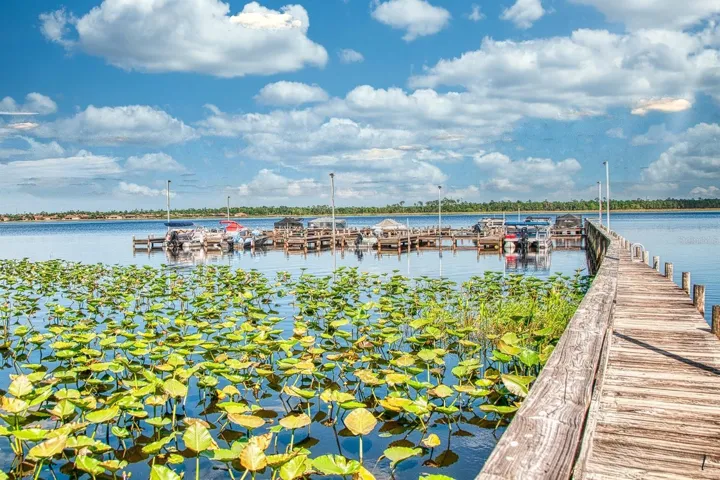 A marina on Lake Ashton has slips available for residents to rent.