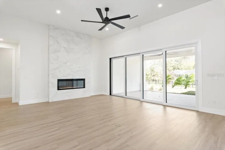 Living Area w/Lanai Sliders