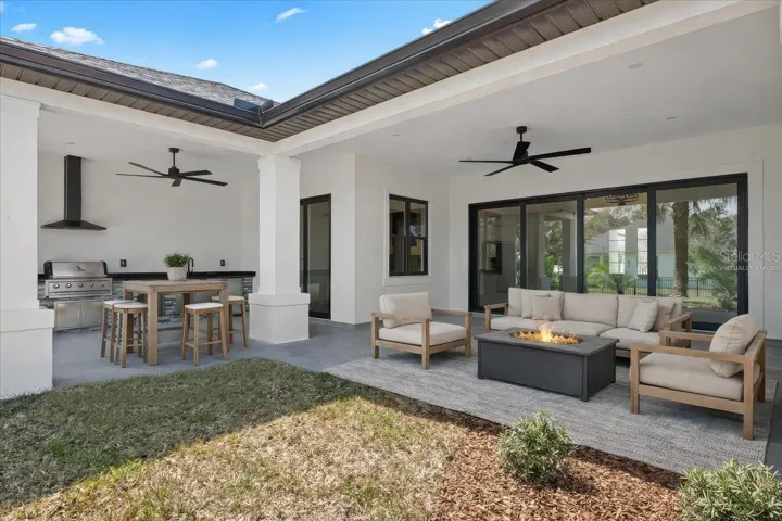 Covered Double Lanai - Virtually Staged
