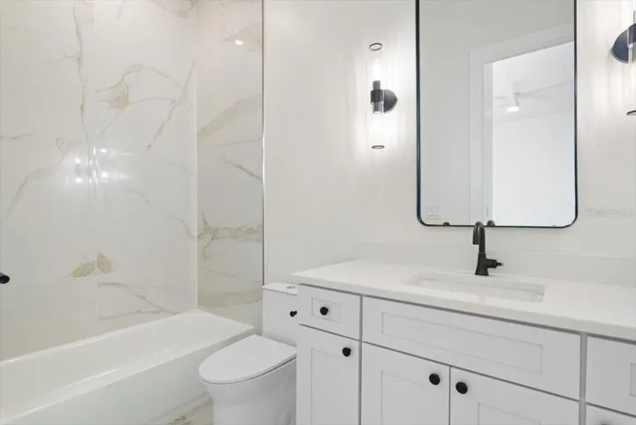 Ensuite Bathroom 2
