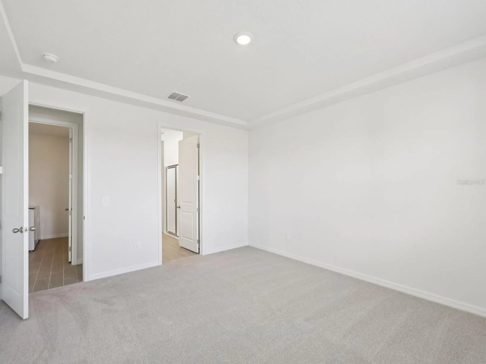 Interior photos are not of the actual home but are photos of the builder home with the same floorplan with similar interior finishes and features.
