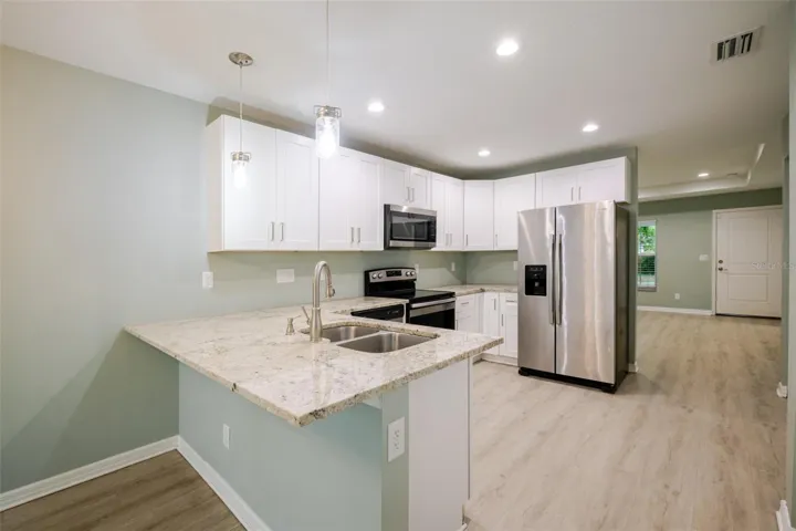 Kitchen/Breakfast Bar