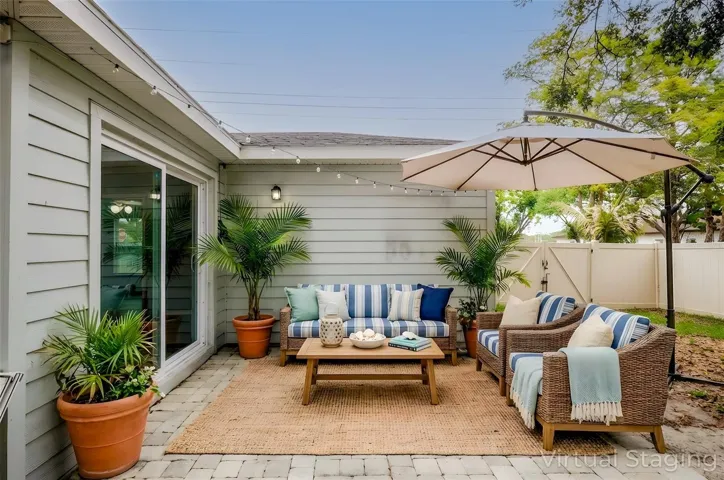 Lanai - Virtually Staged