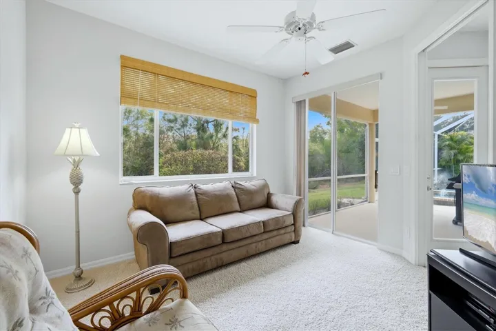 4th Bedroom next to pool bath