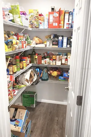 Kitchen pantry-walk in