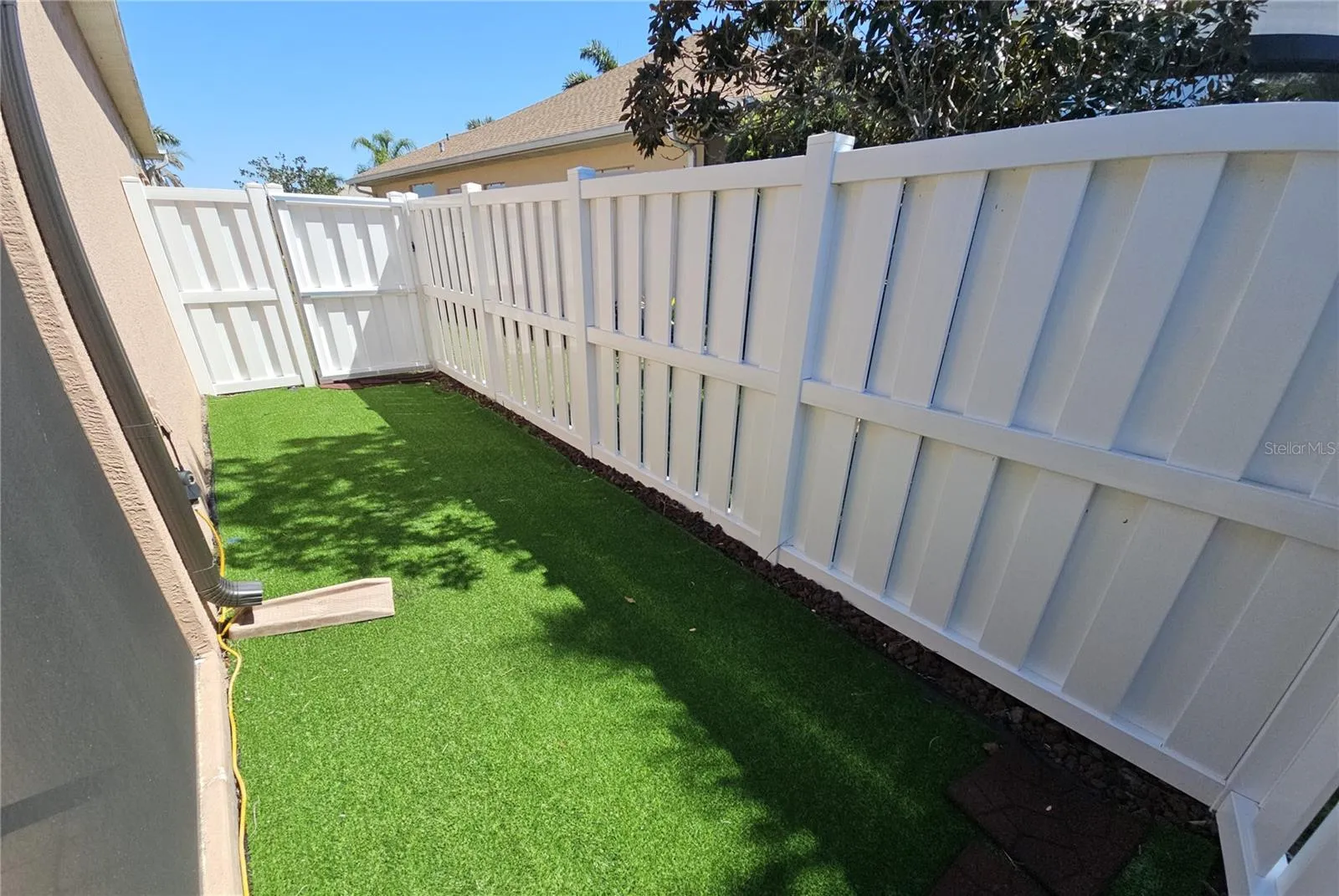 24'x 8' Dog Run