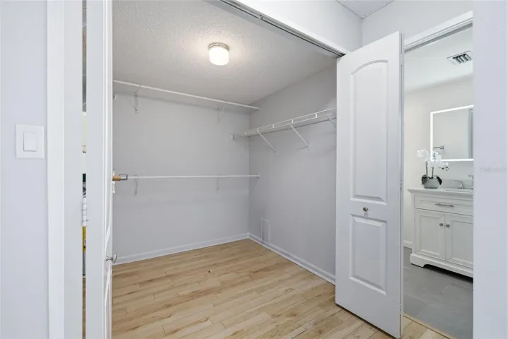 Walk-in closet