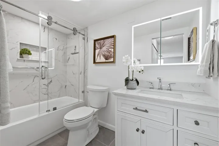 Ensuite Master bathroom
