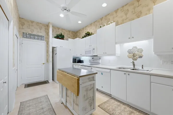 Spacious kitchen