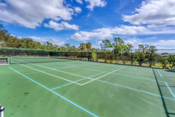 Boucce  Courts