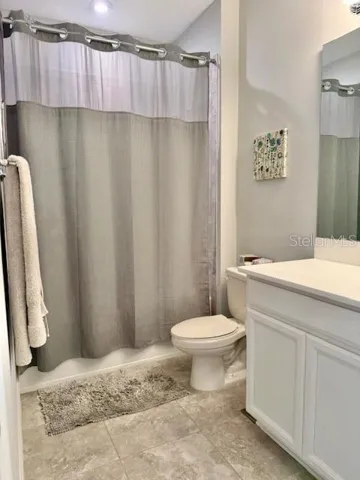 upstairs hall bath