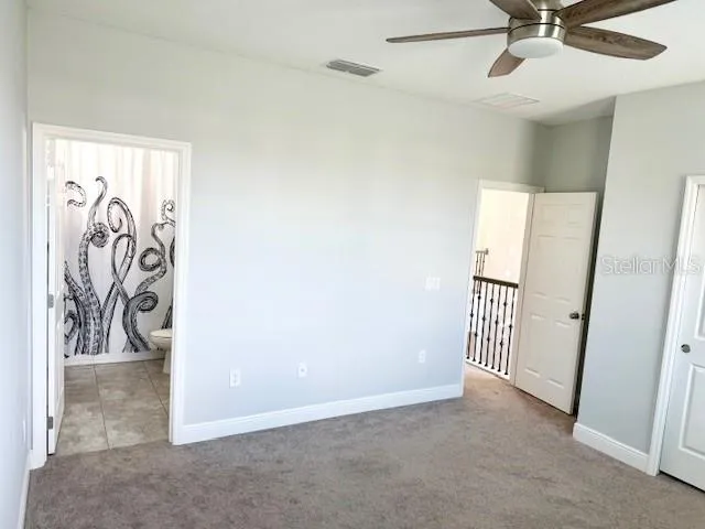 Upstairs master w bath