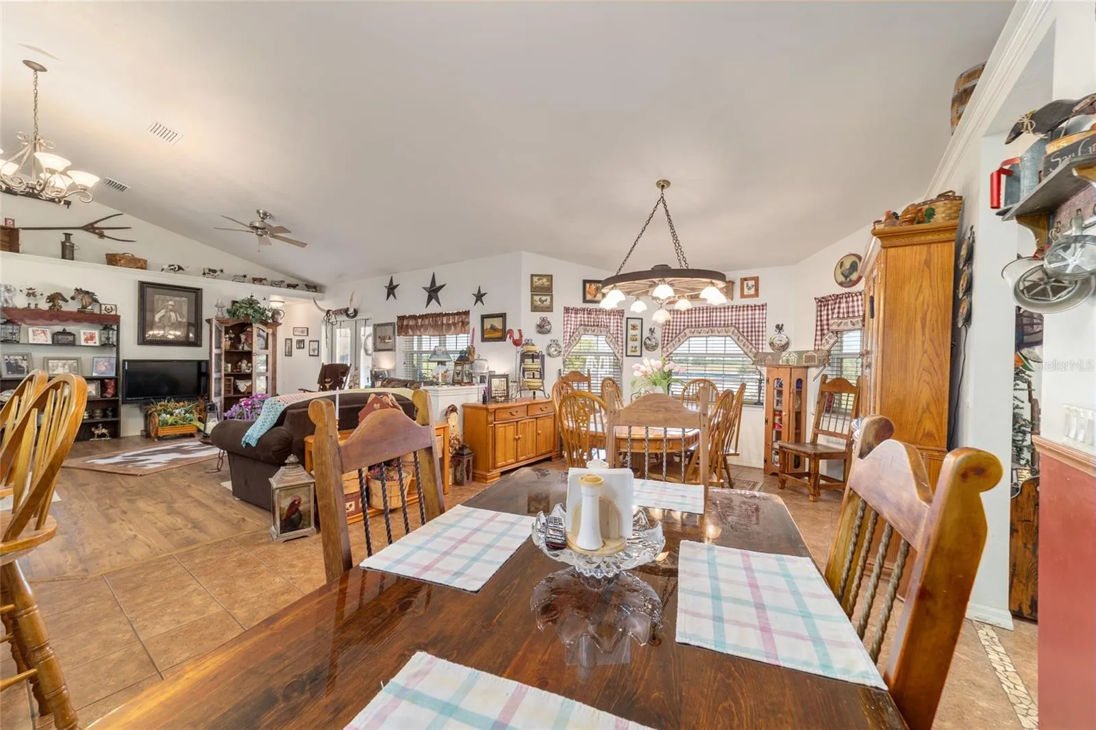 kitchen &amp; dining
