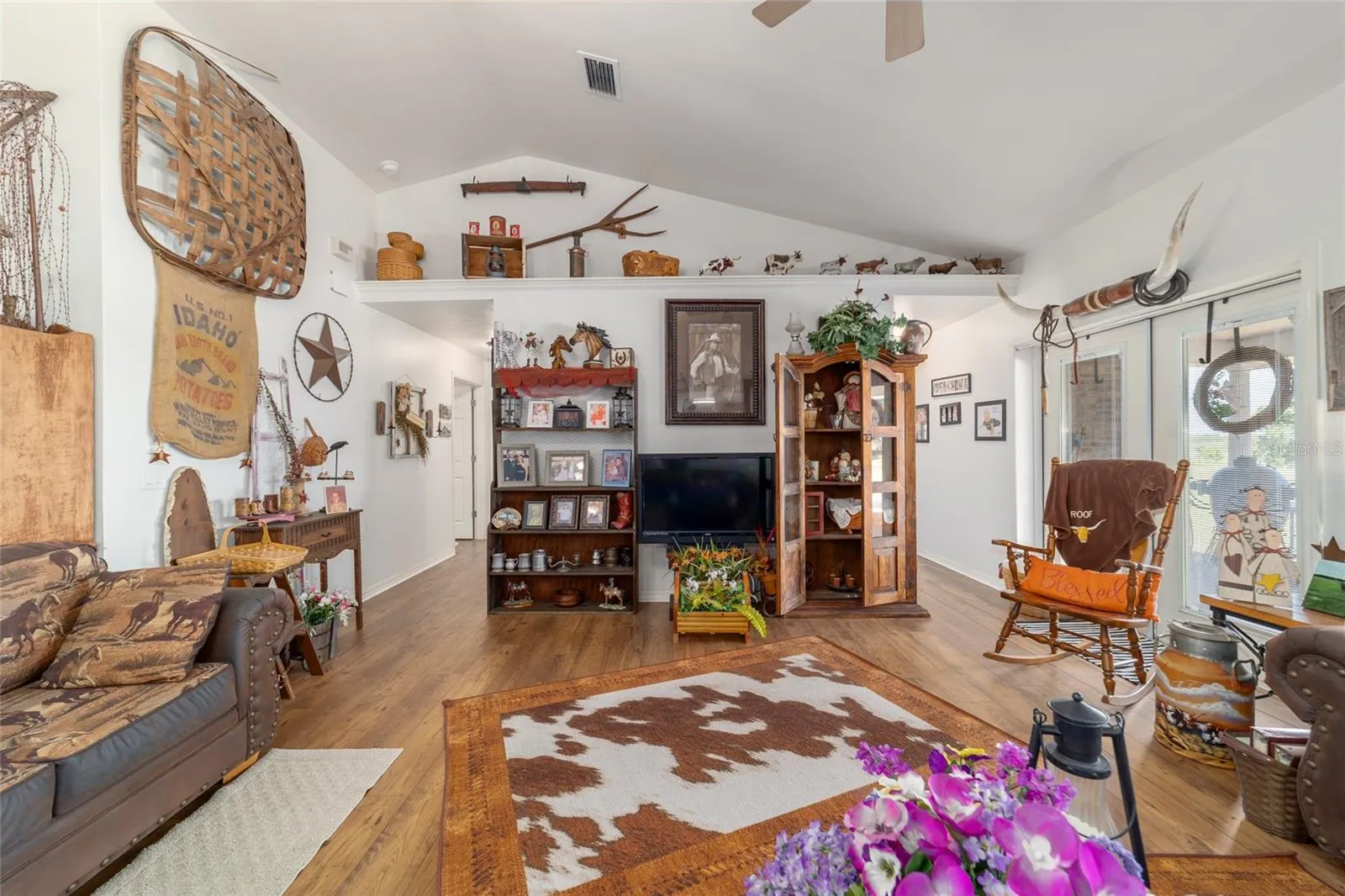 Open concept living, dining, kitchen