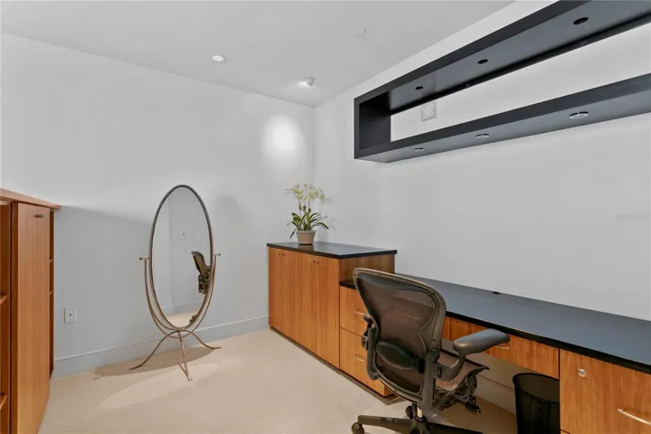 Office area in Owner's Suite