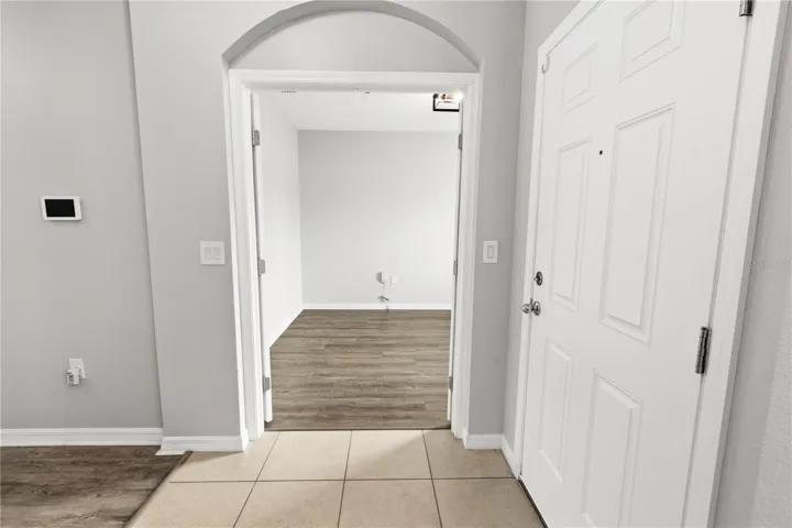 Foyer & Bonus Room Entry