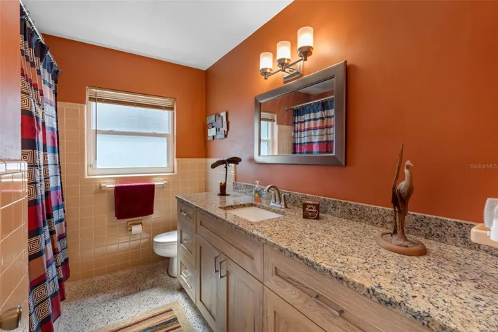 Guest bathroom.