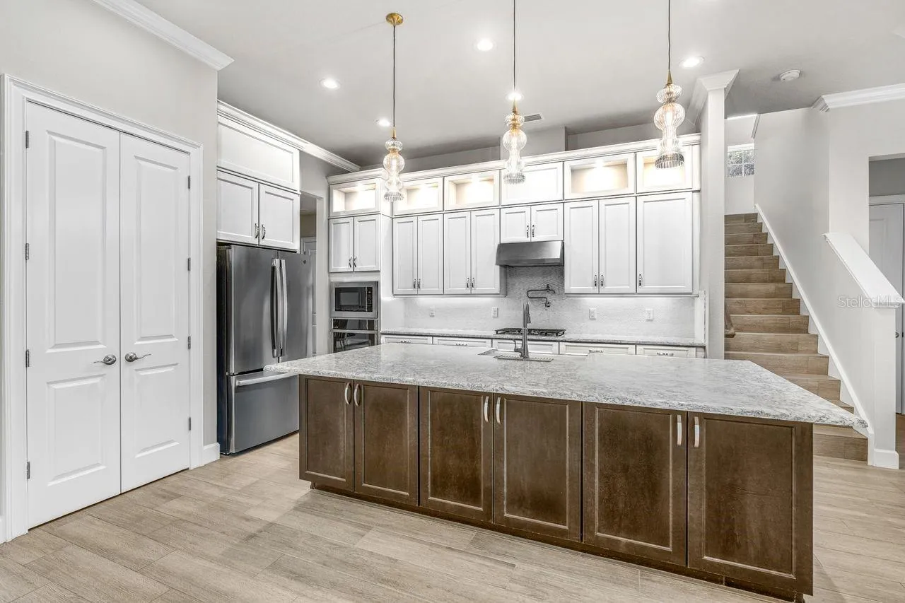 PREMIUM KITCHEN