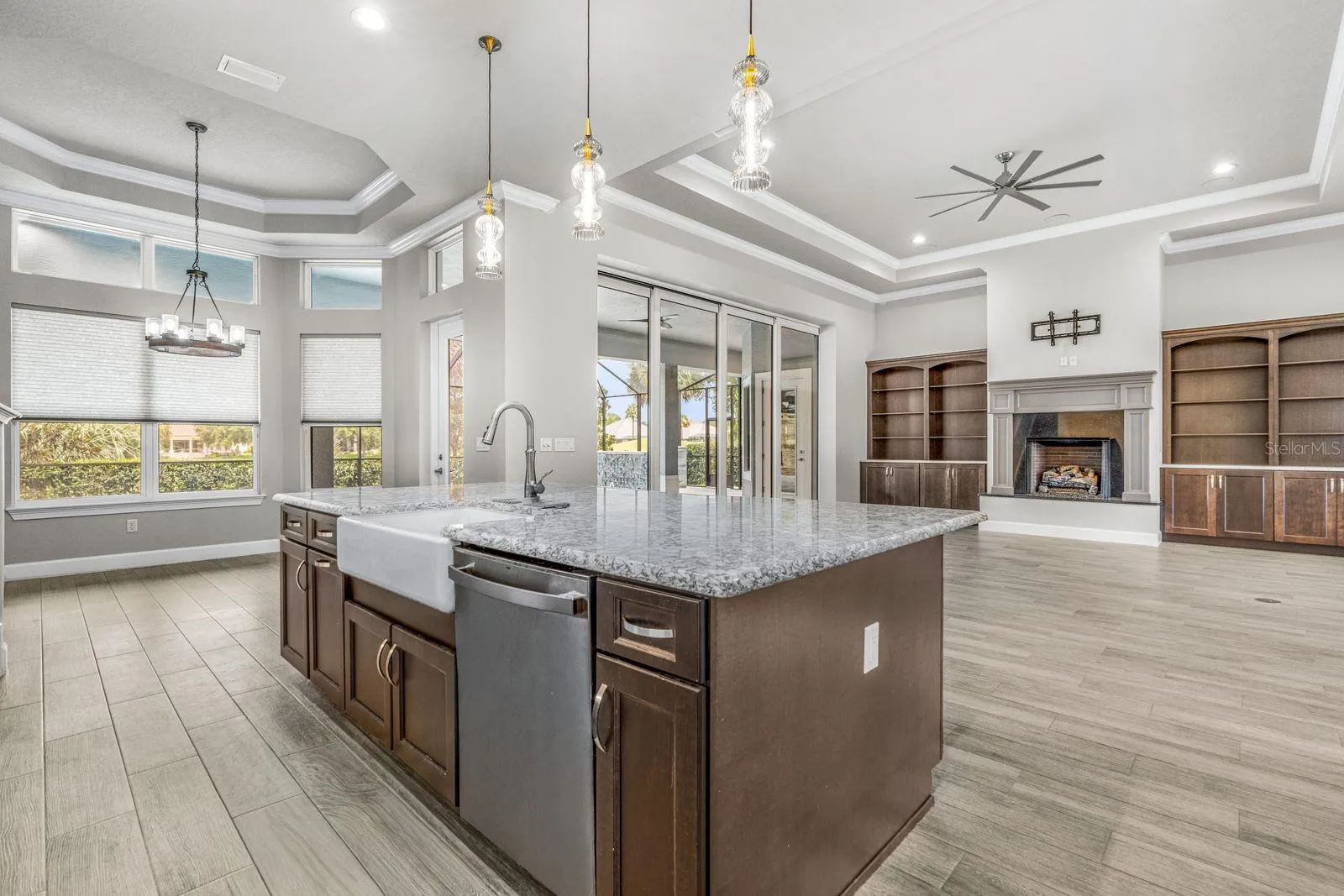 KITCHEN ISLAND