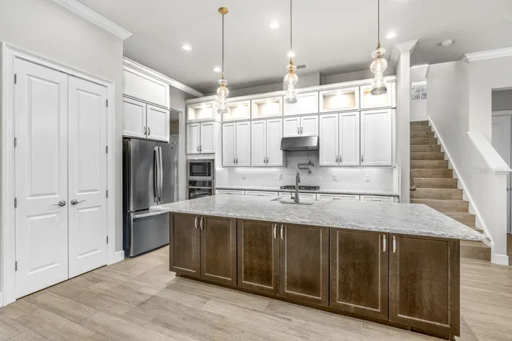 PREMIUM KITCHEN