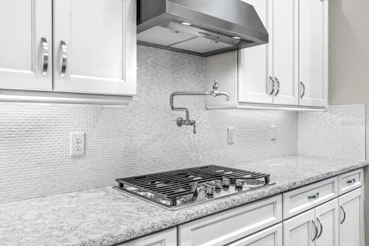 KITCHEN GAS RANGE