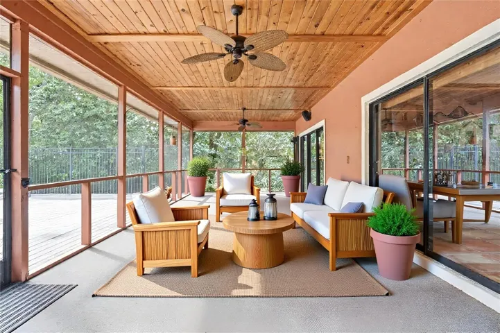 VIRTUAL STAGED Lanai