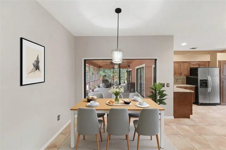 VIRTUAL STAGED Dinette area