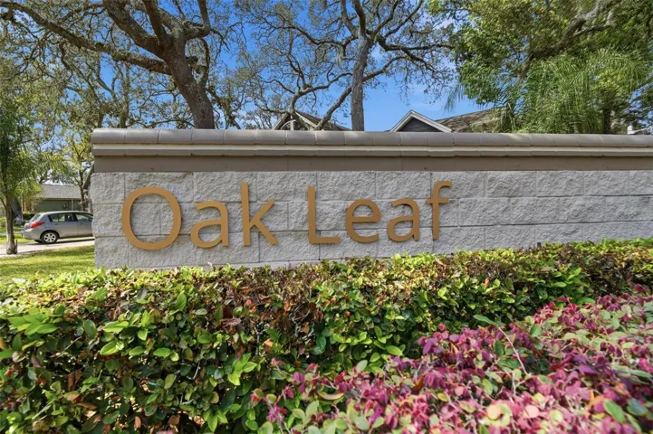 Oak Leaf Community sign