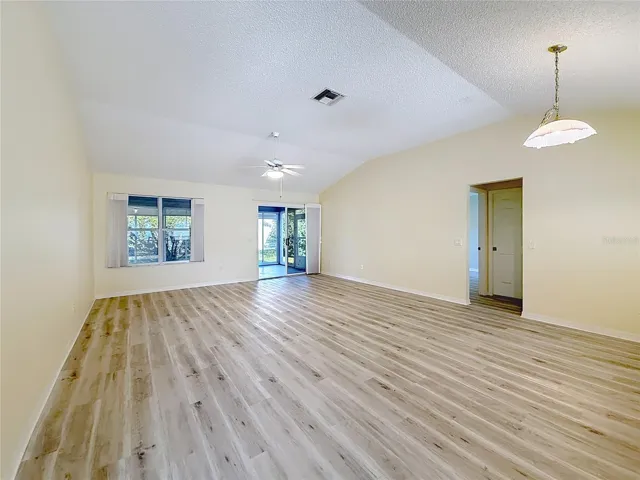 LIVING-AREA TO LANAI