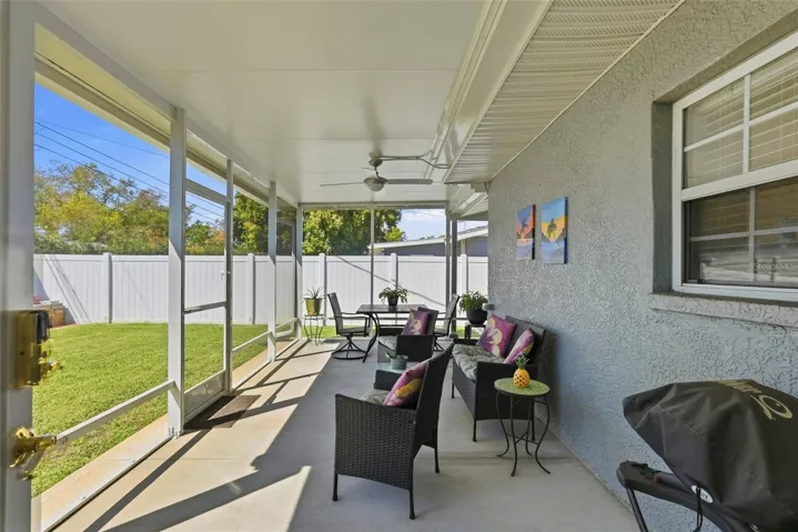 Large screen enclosed porch