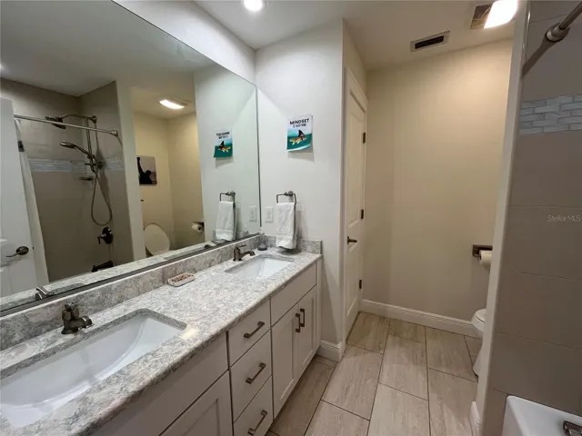 Secondary Full Bath