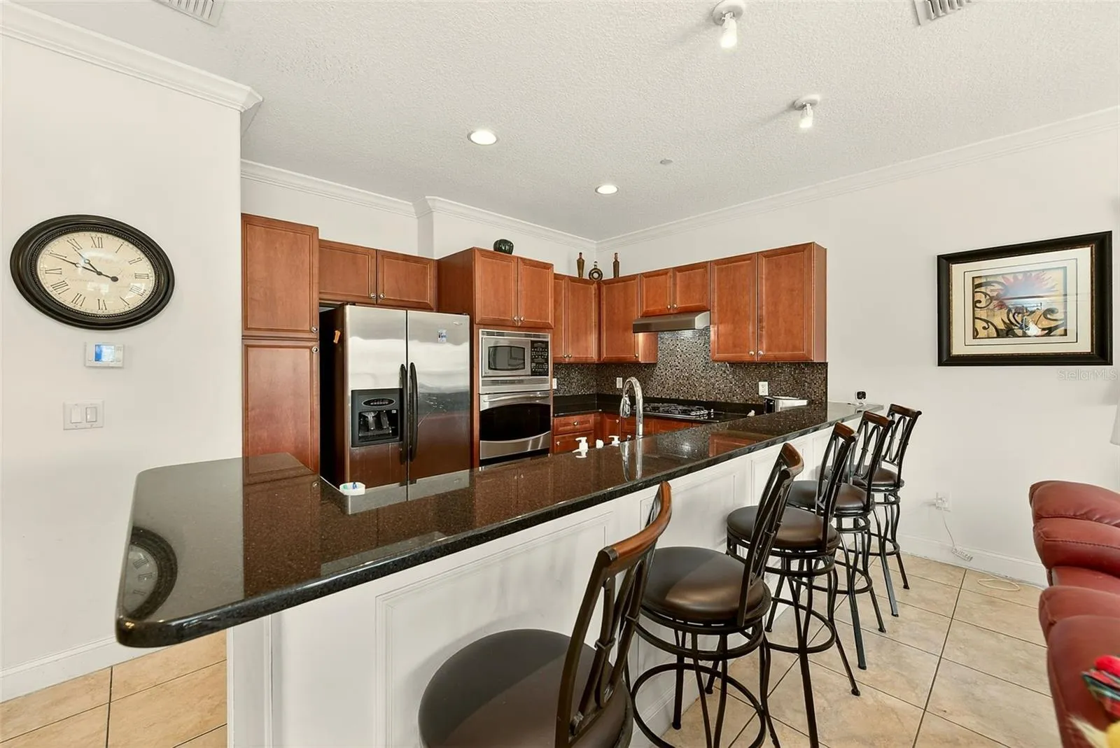 BREAKFAST BAR