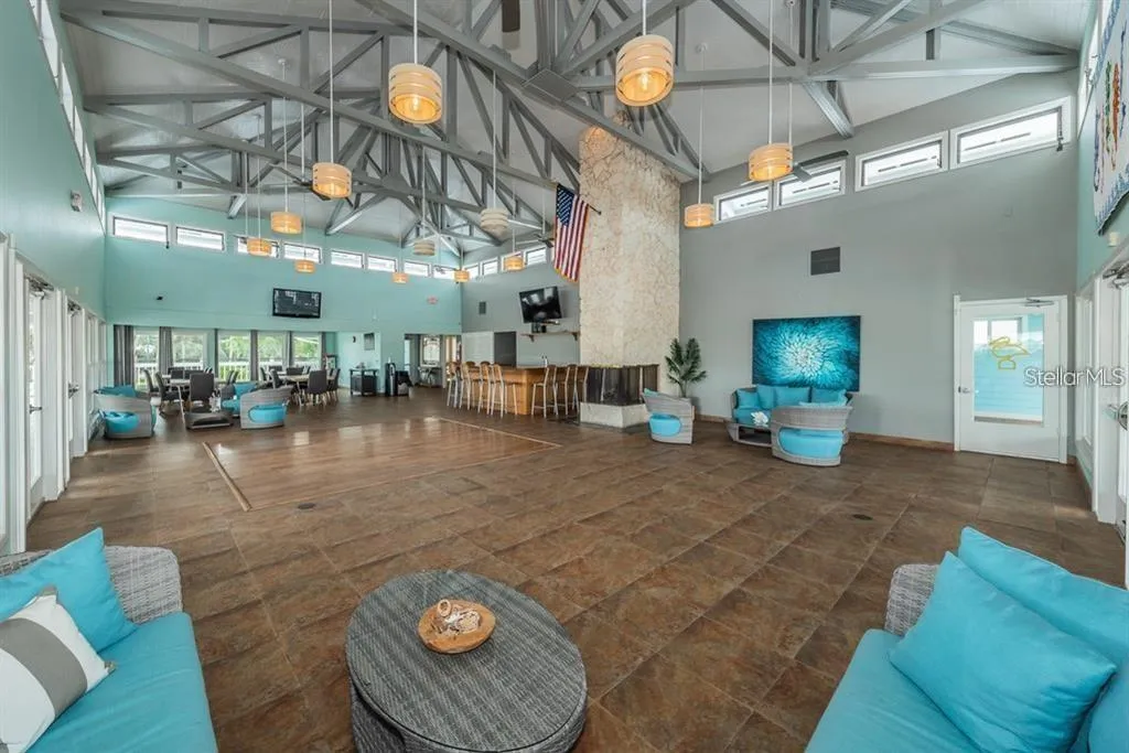 CLUBHOUSE