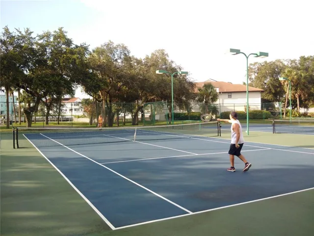 TENNIS