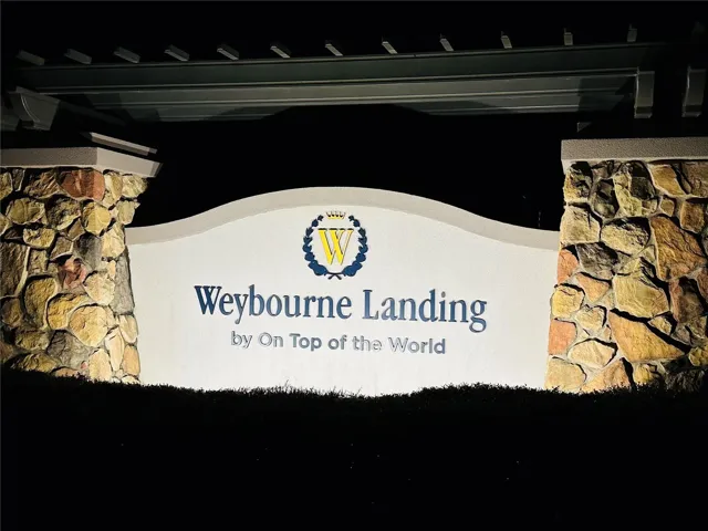 WEYBOURNE LANDING / OTOW