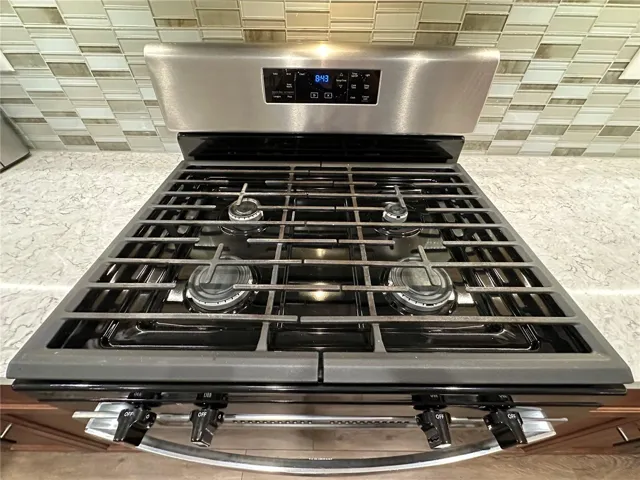 GAS RANGE