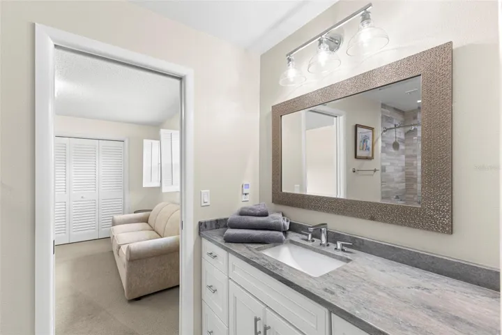 Jack-and Jill bath between bedroom 2 & 3