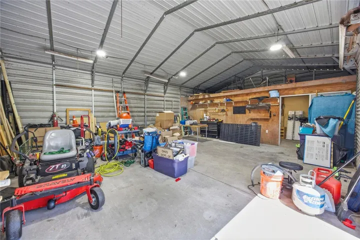 Detached garage